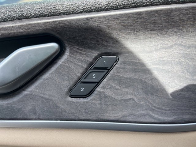 Used 2024 Jeep Grand Cherokee Limited image 17