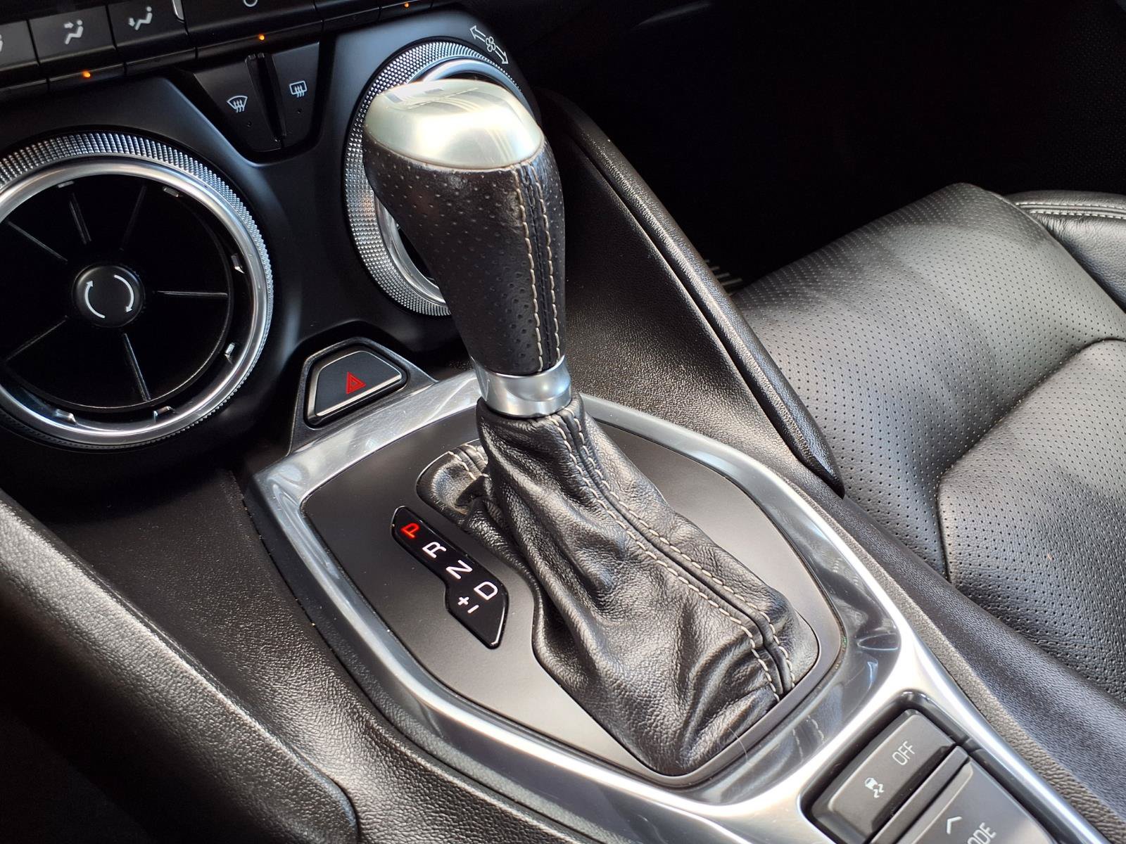 Used 2018 Chevrolet Camaro SS RWD image 13