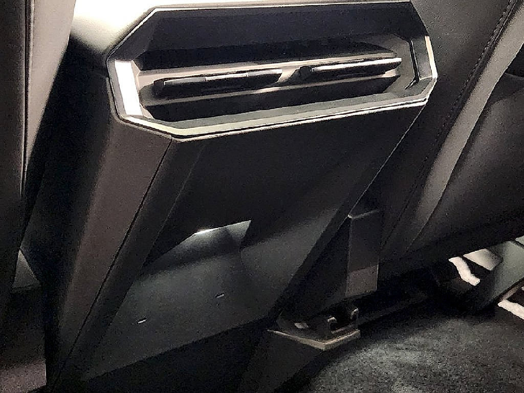 Used 2026 Tesla Cybertruck AWD Crew Cab image 31
