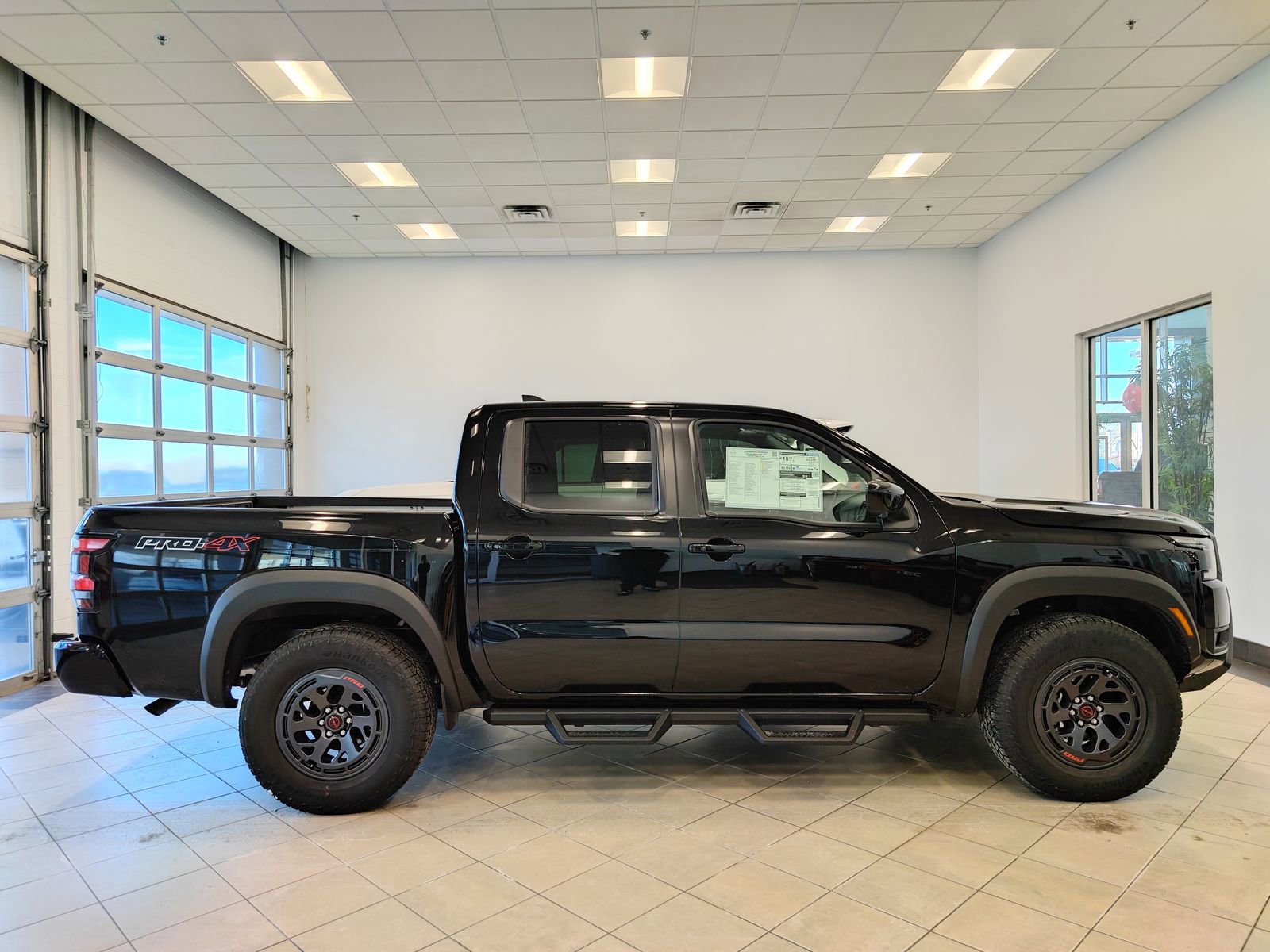 New 2026 Nissan Frontier PRO-4X w/ Pro-4x Convenience Package AWD/4WD image 2