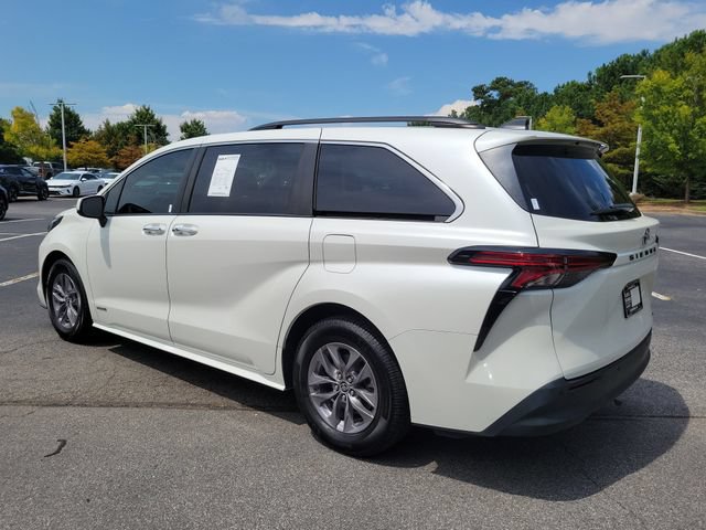 Used 2021 Toyota Sienna XLE FWD image 6