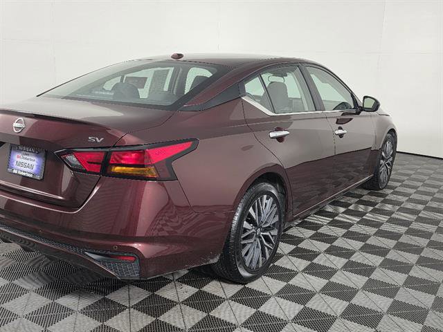 Used 2024 Nissan Altima 2.5 SV FWD image 4