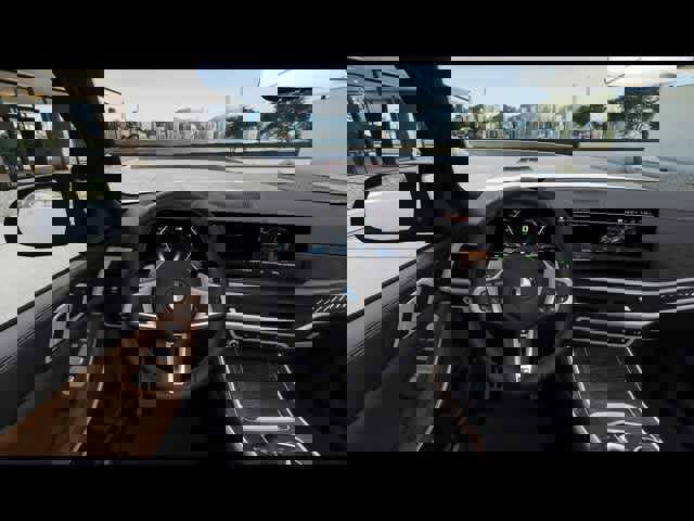 New 2025 BMW X7 M60i w/ Climate Comfort Package image 20