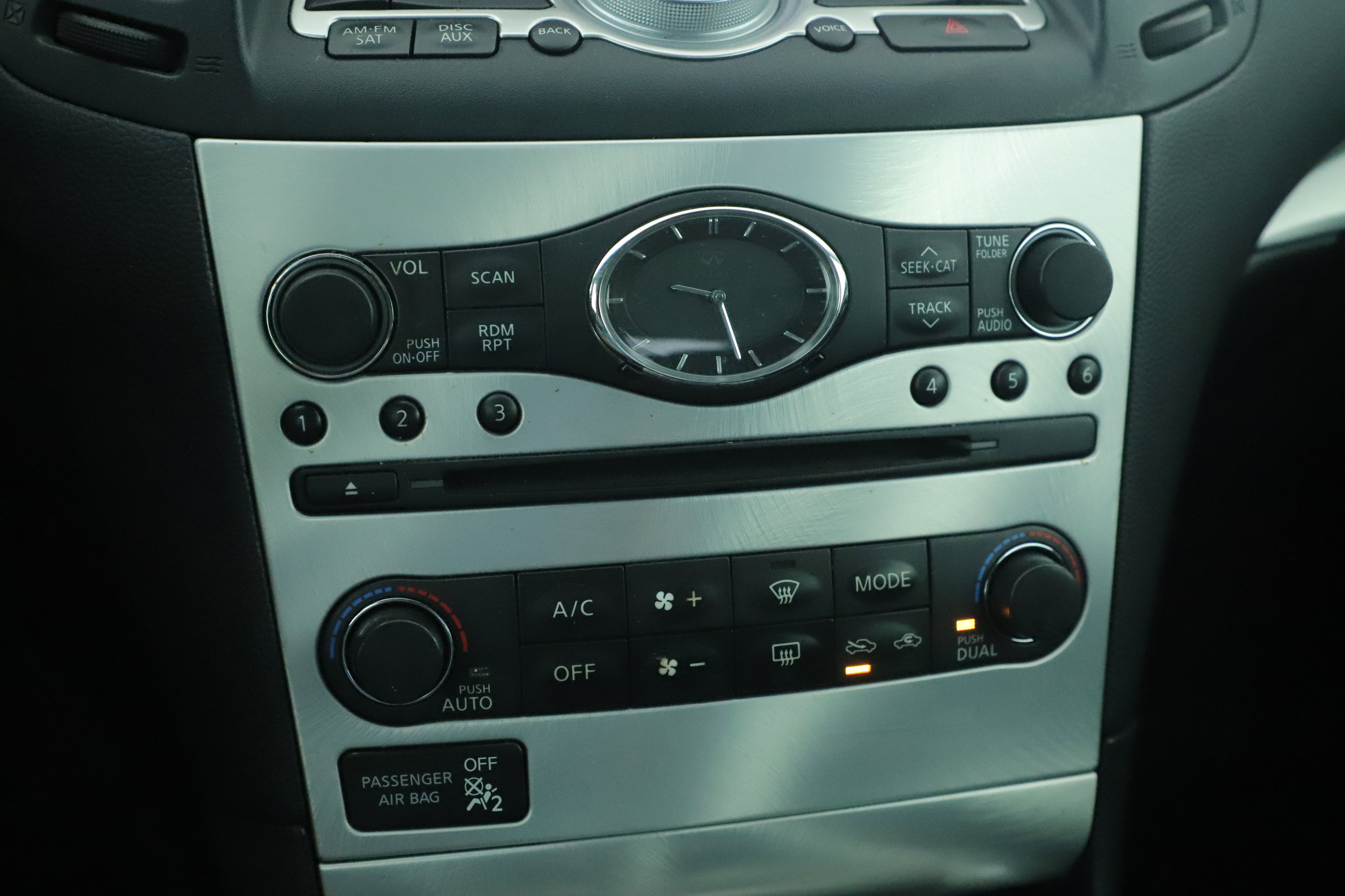 Used 2014 INFINITI Q60 Base w/ Premium Package image 10