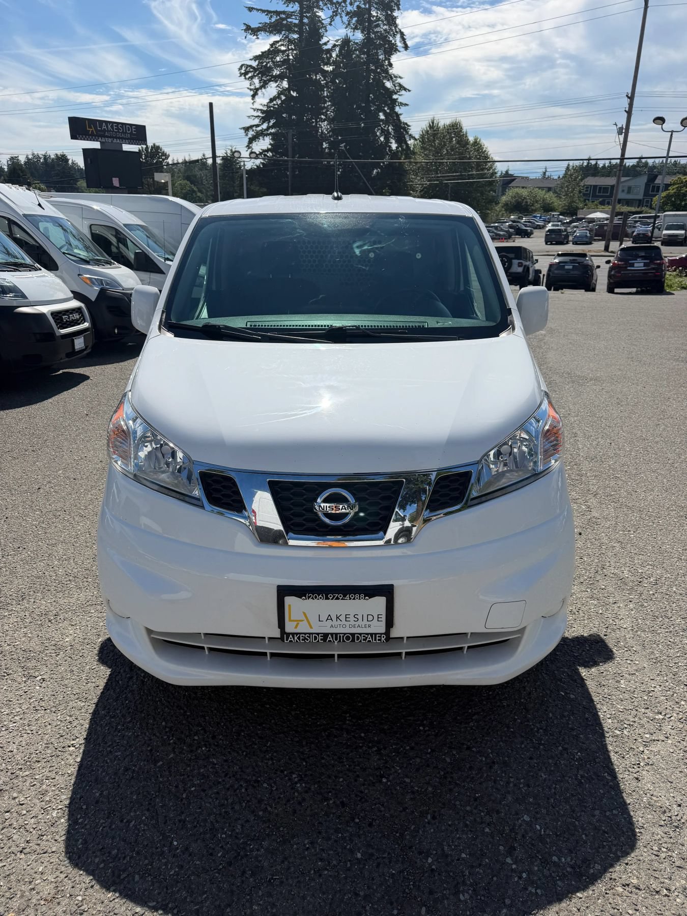 Used 2018 Nissan NV200 SV w/ Navigation Package FWD image 2