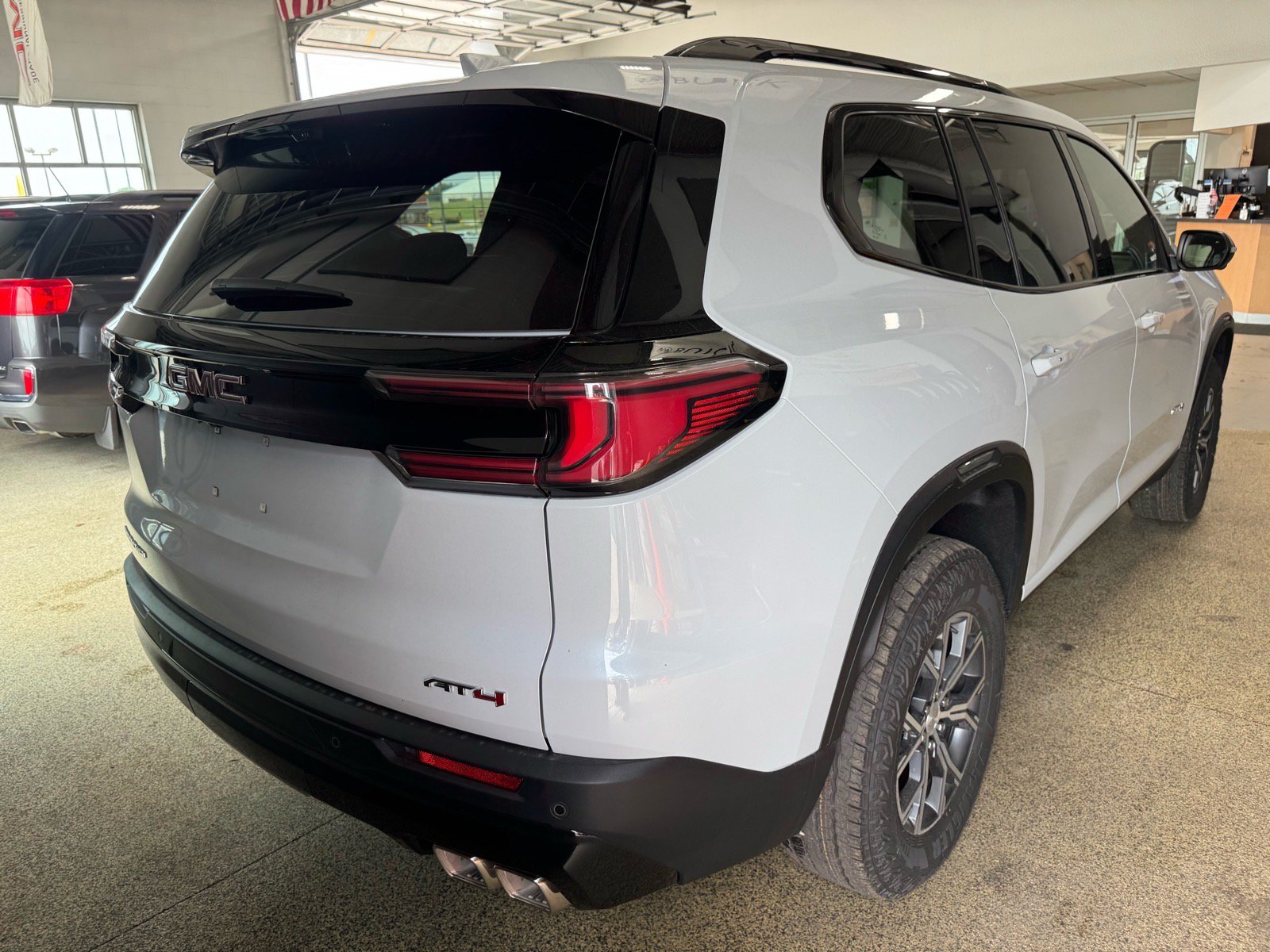 New 2027 GMC Acadia AT4 w/ Luxury Package AWD/4WD image 5