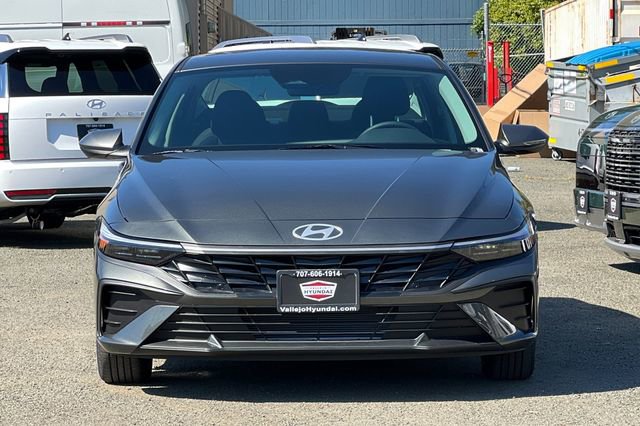 New 2026 Hyundai Elantra SE image 3