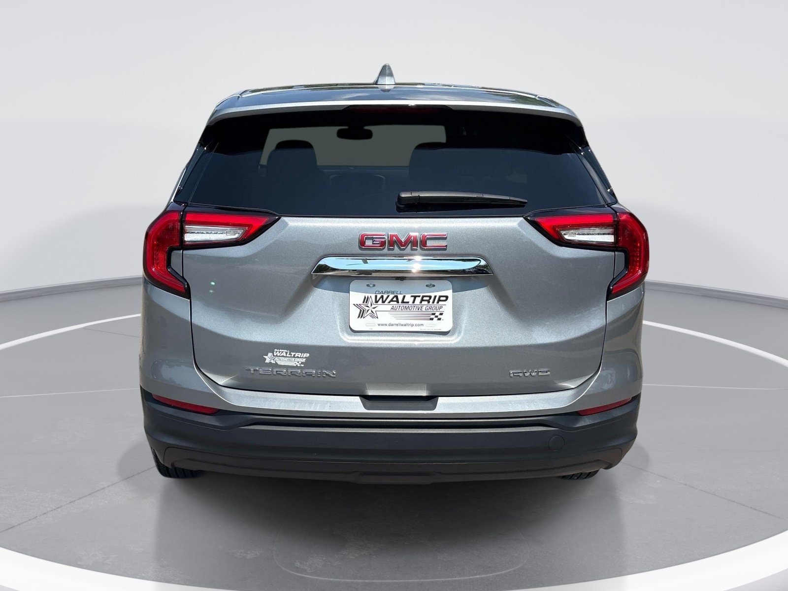 Used 2024 GMC Terrain SLE AWD/4WD image 7