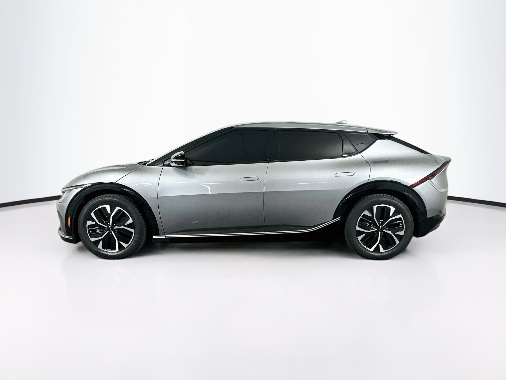 Used 2023 Kia EV6 Wind RWD image 4
