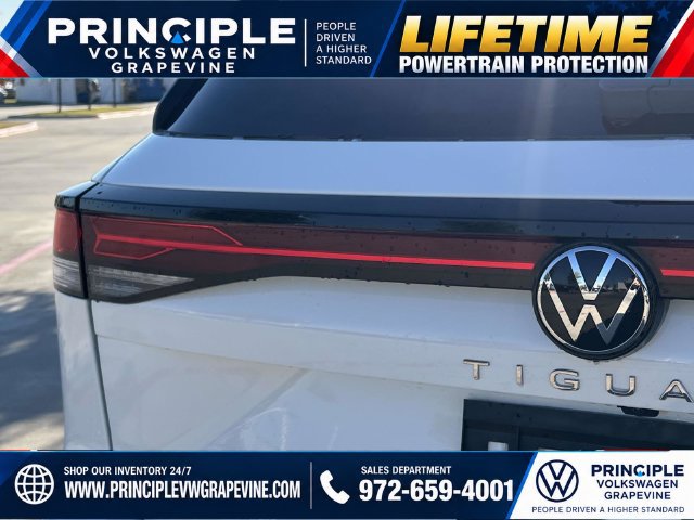 New 2027 Volkswagen Tiguan SE FWD image 5