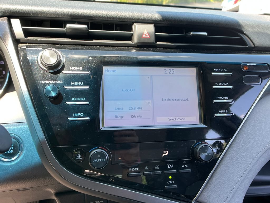 Used 2018 Toyota Camry XLE FWD image 35