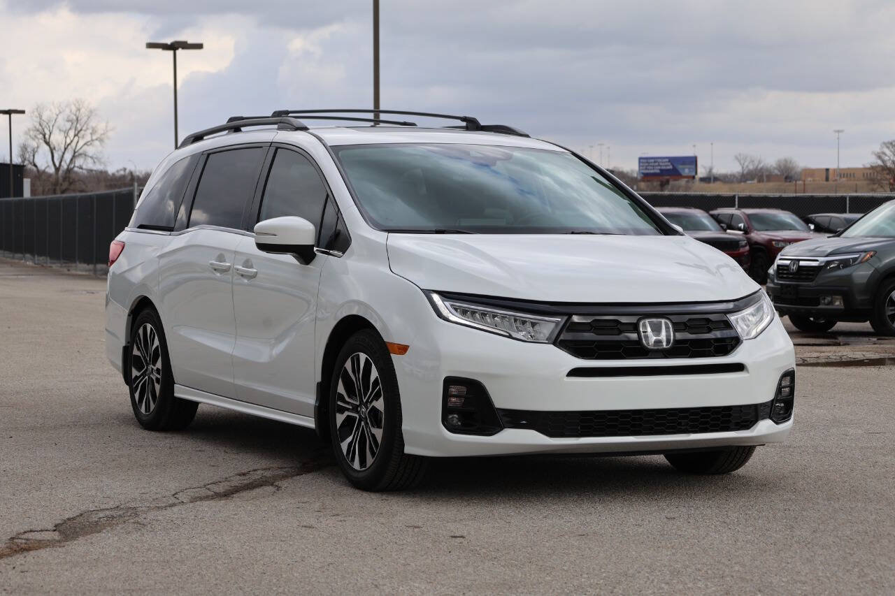 Used 2025 Honda Odyssey Elite image 4
