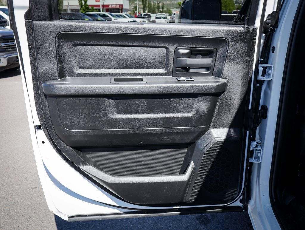 Used 2022 RAM 2500 Tradesman w/ Chrome Appearance Group AWD/4WD image 32