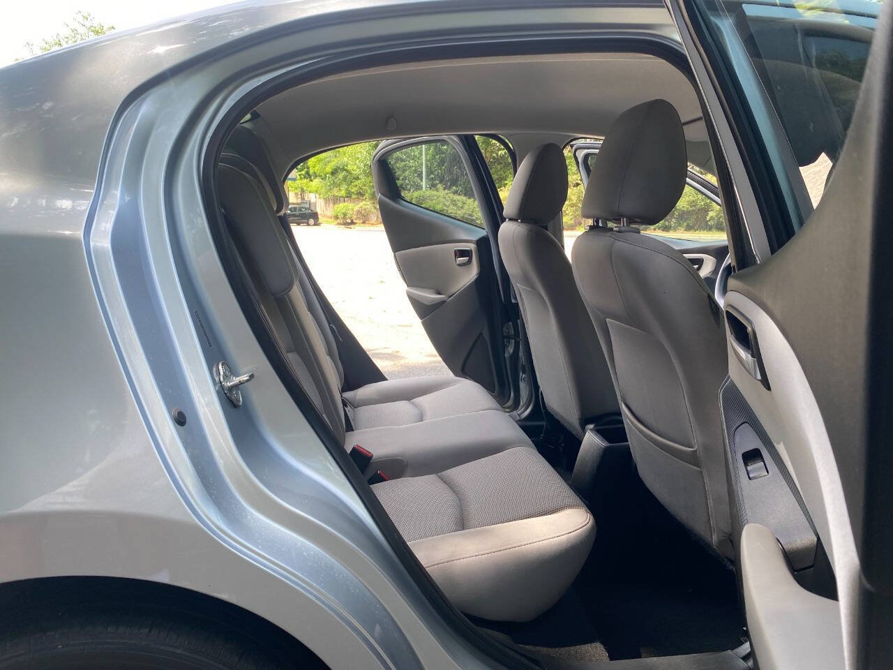 Used 2019 Toyota Yaris LE FWD image 41