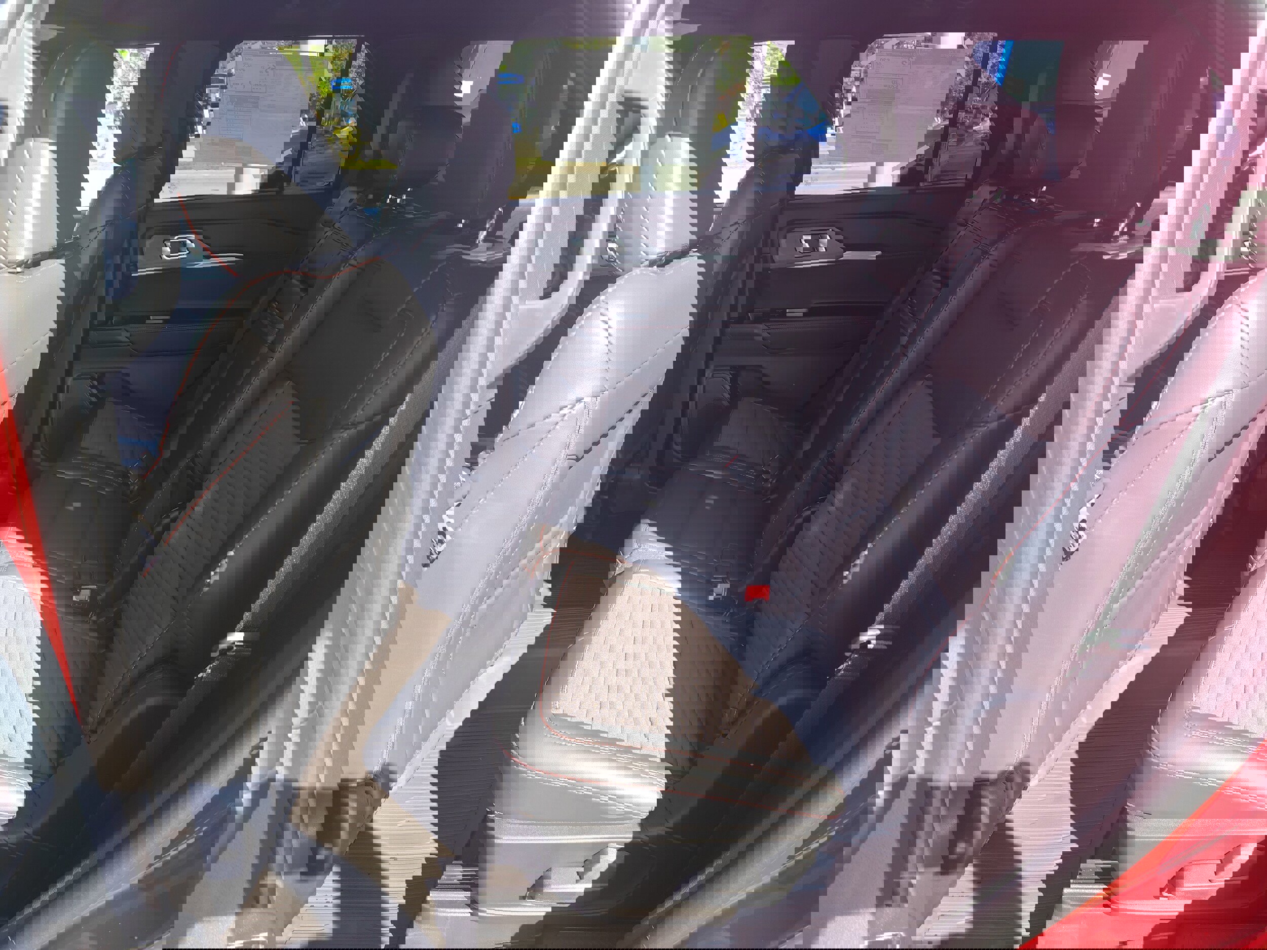 Used 2025 Ford Explorer ST-Line w/ Premium Package image 9