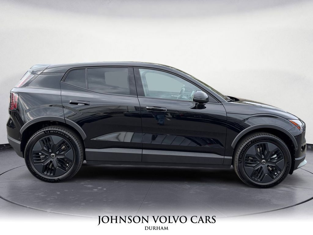 New 2026 Volvo EX30 Cross Country Ultra image 2