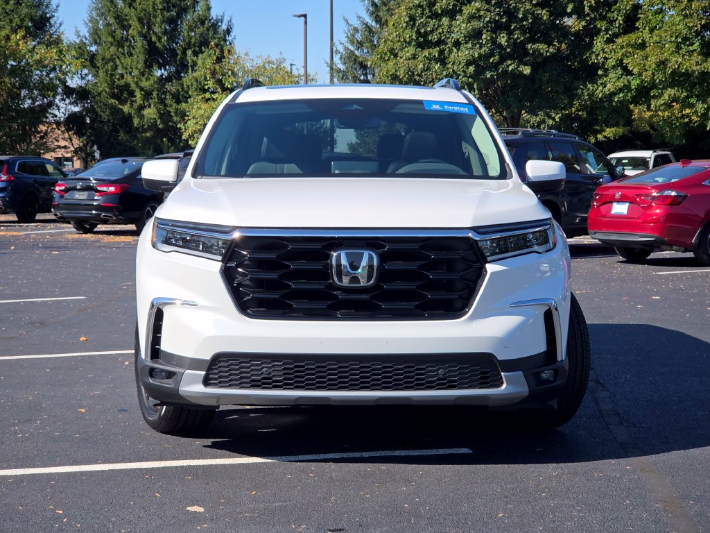 Certified 2025 Honda Pilot Touring image 21