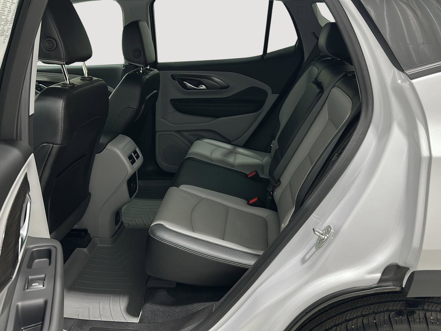 Used 2024 GMC Terrain SLT w/ Tech Package image 21