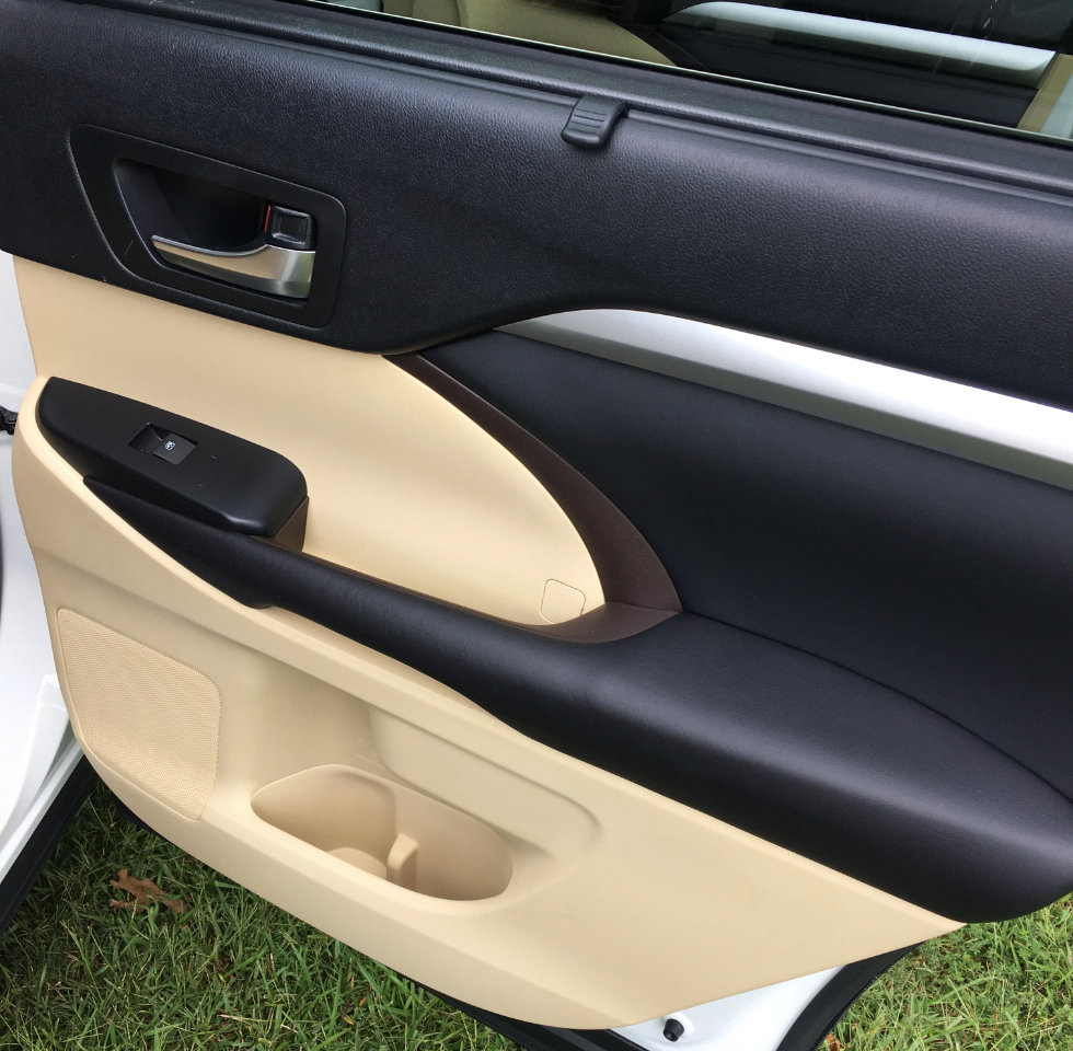 Used 2017 Toyota Highlander XLE image 16