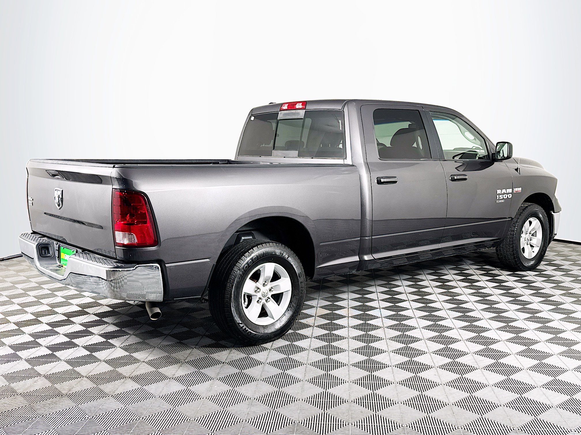 Used 2020 RAM 1500 Classic SLT image 10