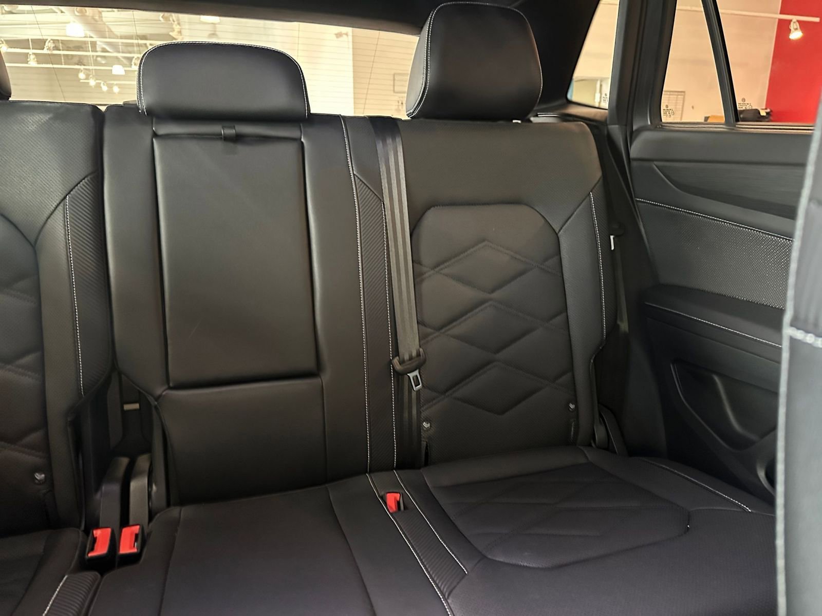 Used 2025 Volkswagen Atlas Cross Sport SE image 37