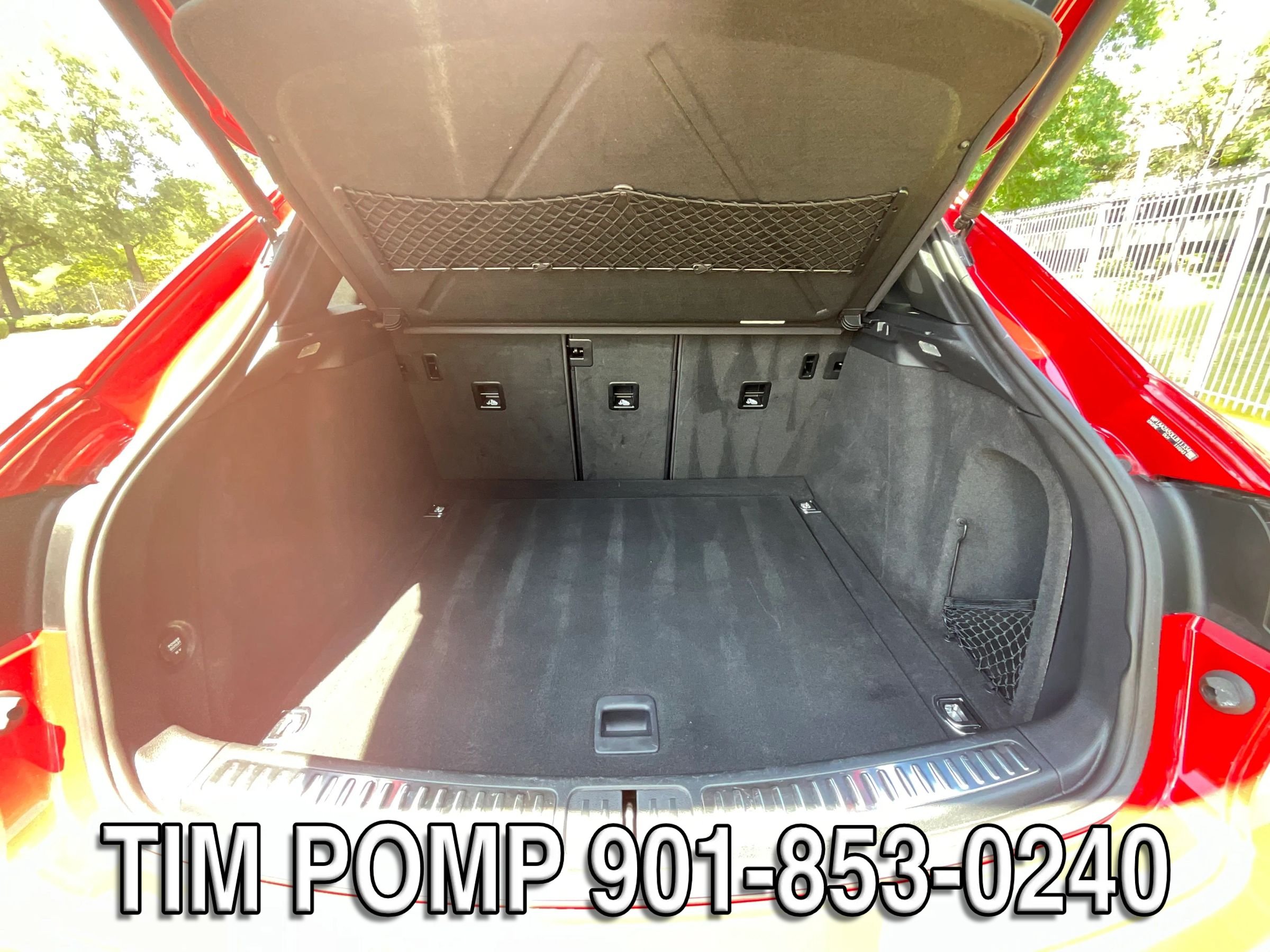 Used 2020 Porsche Macan w/ Premium Package Plus AWD/4WD image 14