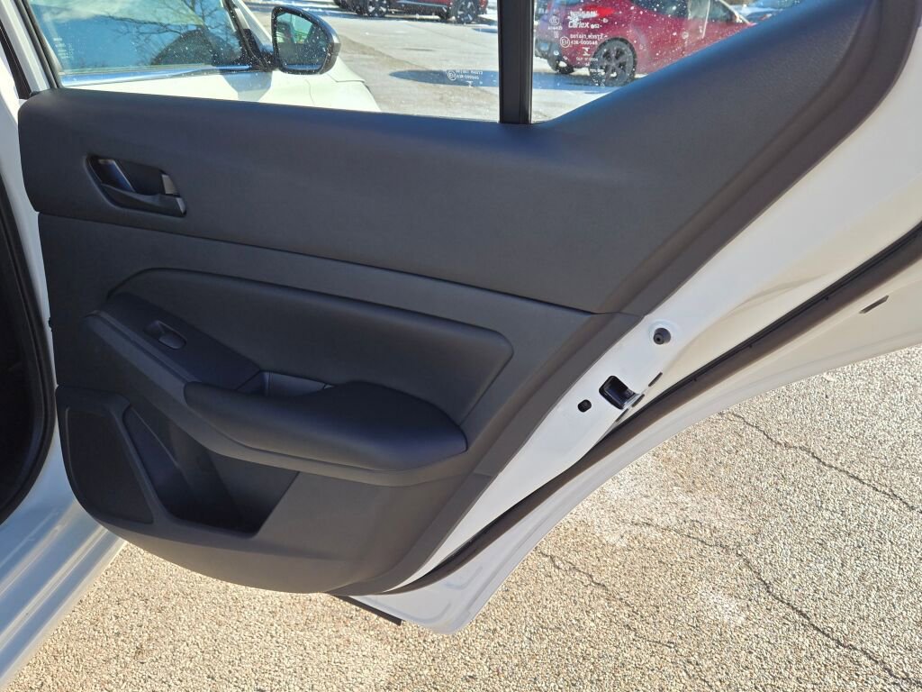 Used 2025 Nissan Altima 2.5 S image 8