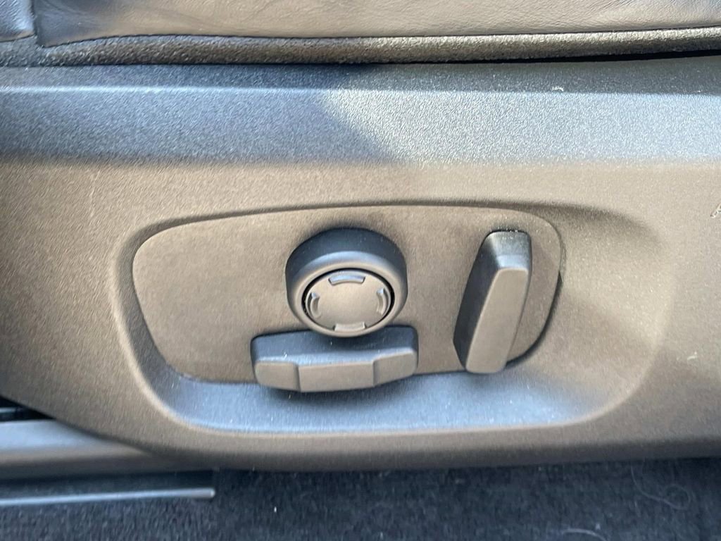 Used 2019 Land Rover Range Rover Evoque HSE image 18