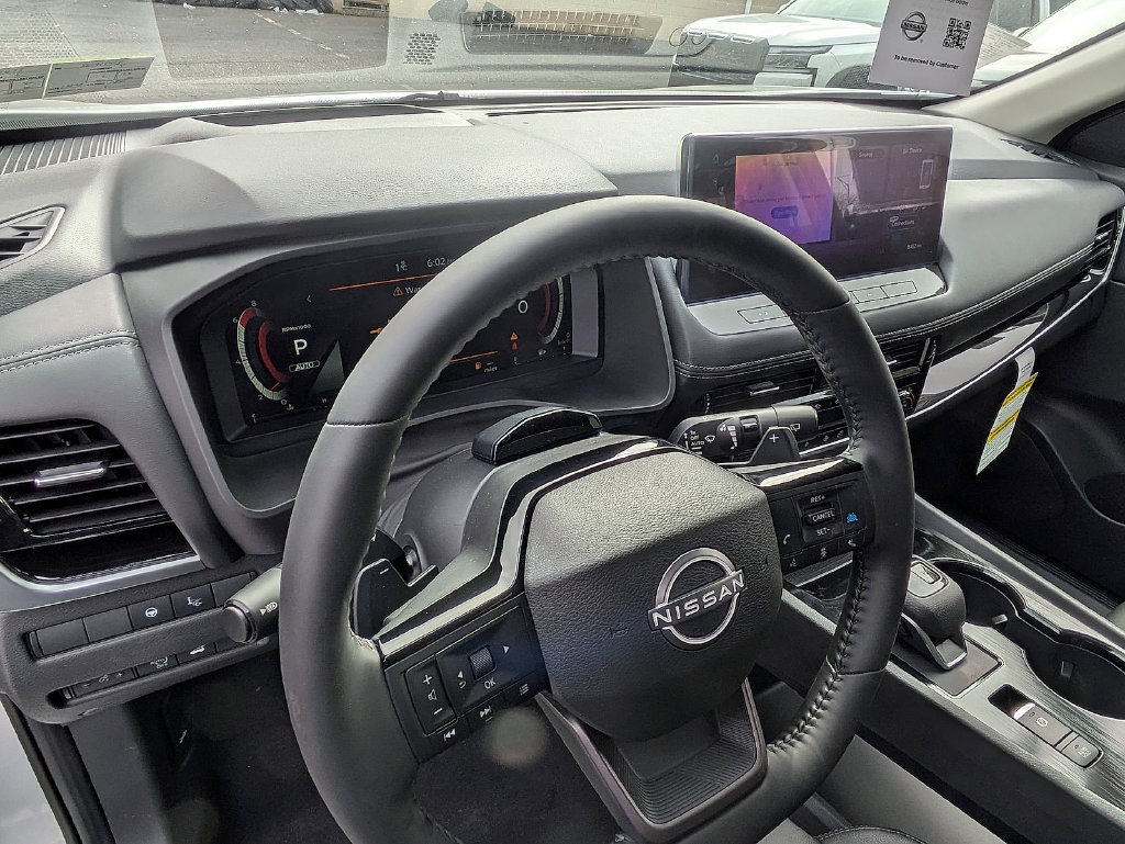 New 2025 Nissan Rogue SL w/ Tech Package AWD/4WD image 9