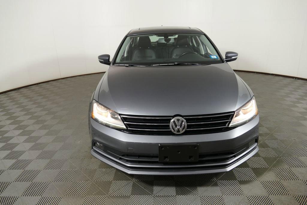 Used 2017 Volkswagen Jetta SEL FWD image 2