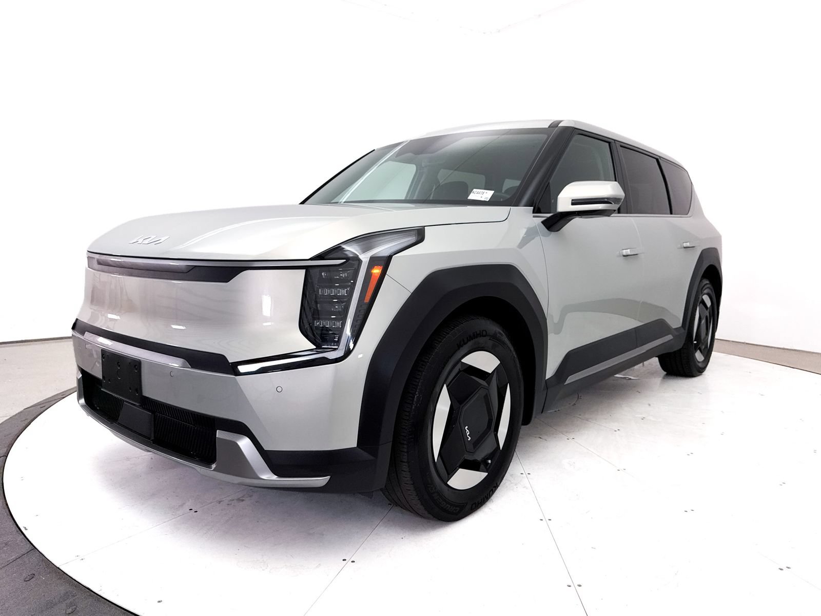 Certified 2024 Kia EV9 Light Long Range RWD image 15