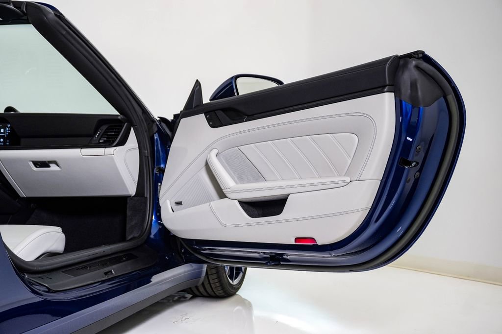 Certified 2023 Porsche 911 Targa 4 GTS image 18