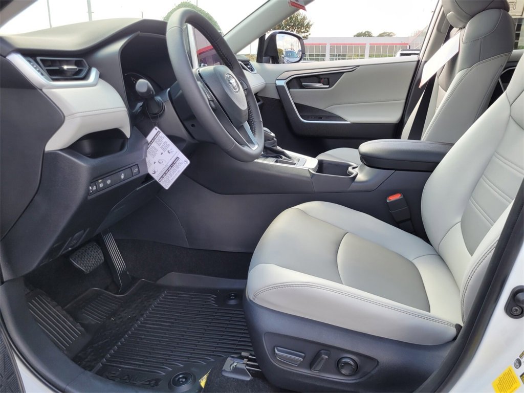 New 2025 Toyota RAV4 XLE Premium image 5