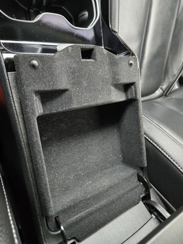 Used 2022 Jeep Grand Cherokee L Limited w/ Black Appearance Package image 12