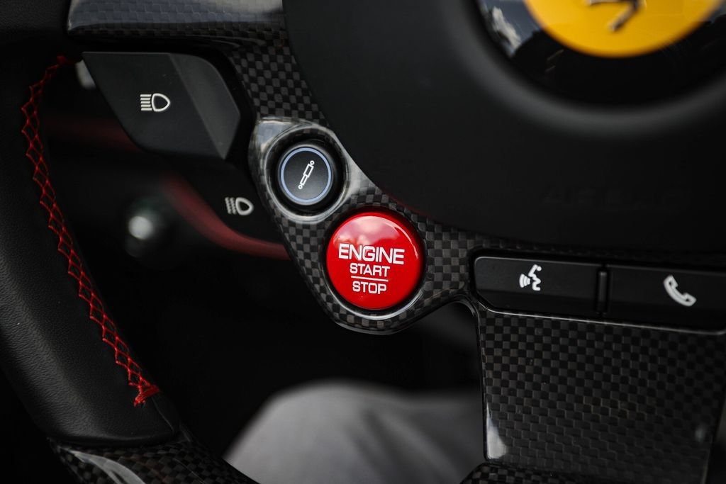 Used 2021 Ferrari F8 Tributo RWD image 31