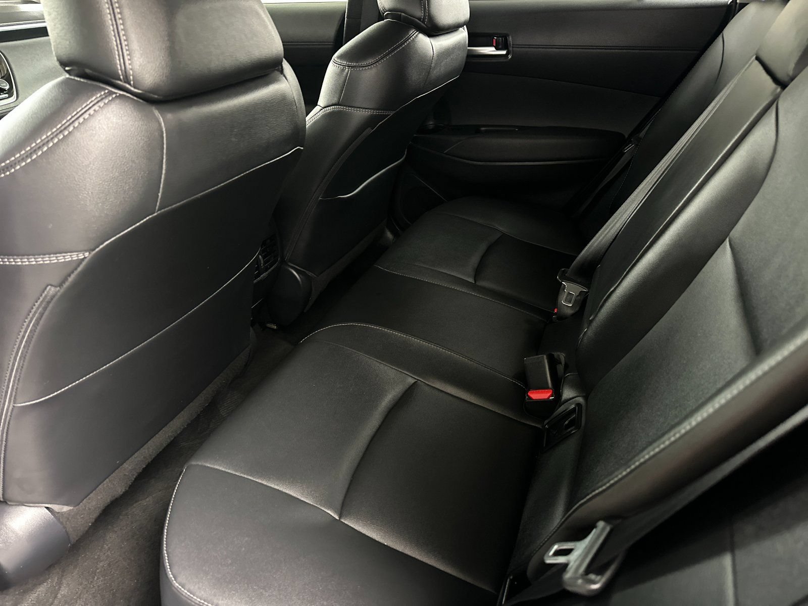 Used 2025 Toyota Corolla Cross XLE FWD image 11