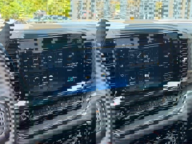 Used 2024 Chevrolet Silverado 2500 ZR2 w/ Technology Package image 23