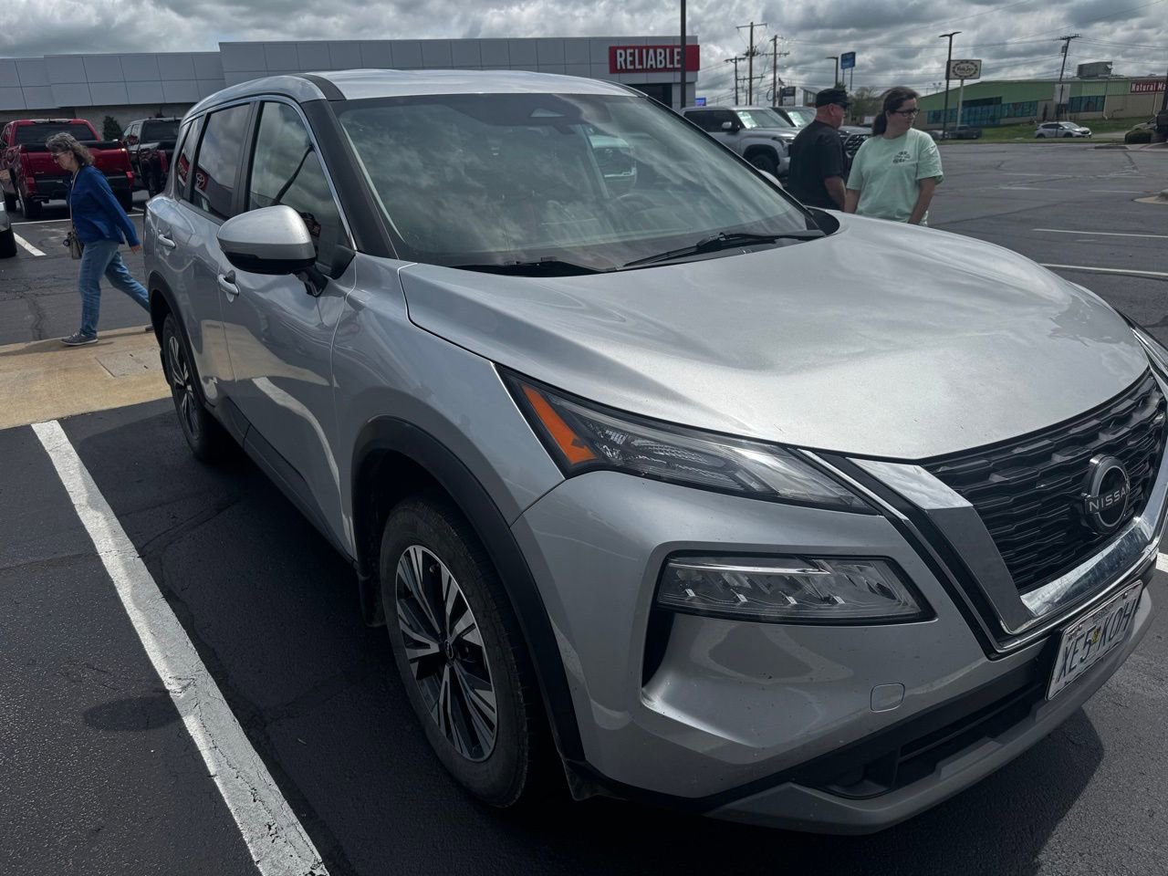 Used 2022 Nissan Rogue SV AWD/4WD image 1