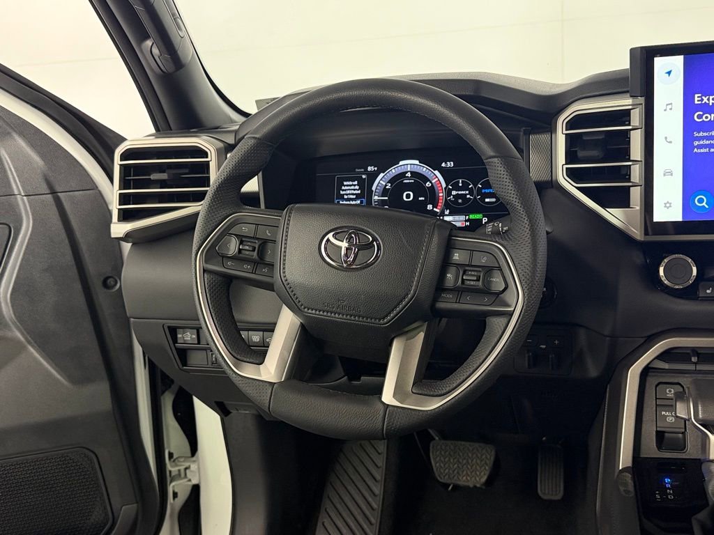 Used 2025 Toyota Tundra Limited AWD/4WD image 14
