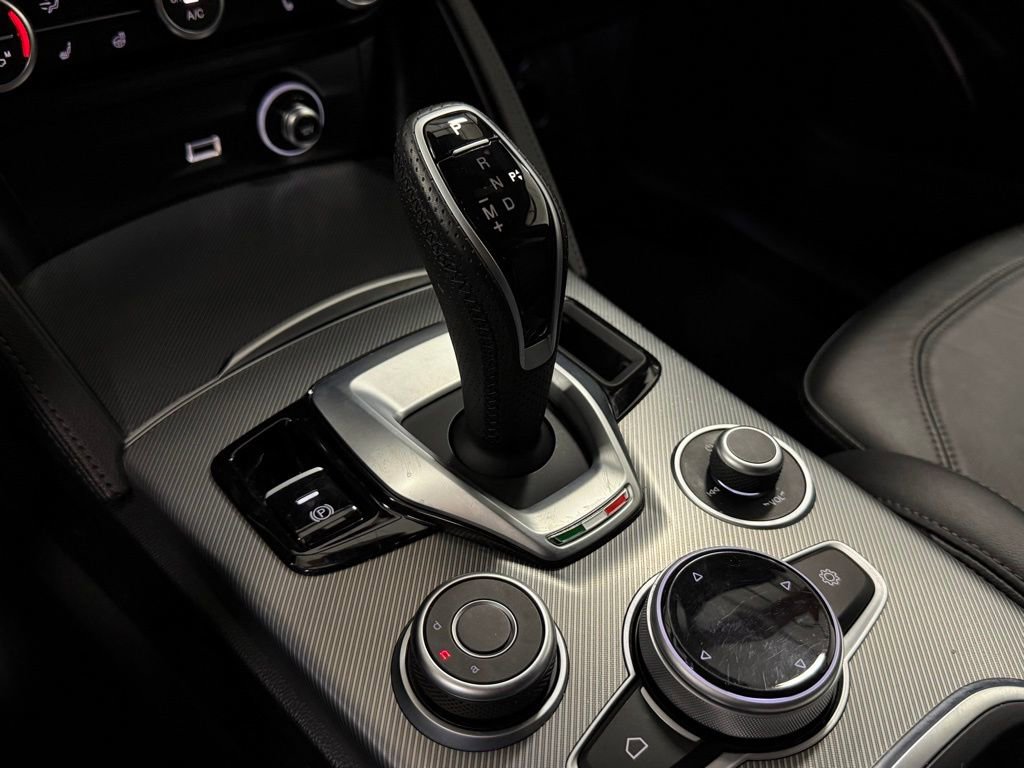 Used 2023 Alfa Romeo Stelvio Veloce image 23
