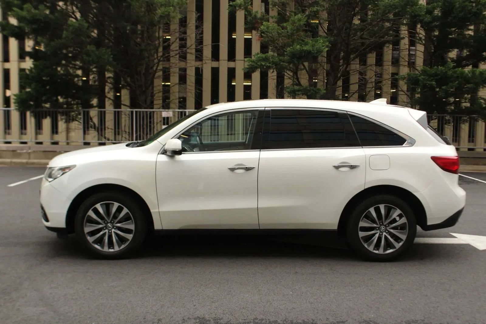 Used 2016 Acura MDX SH-AWD w/ Technology Package image 10