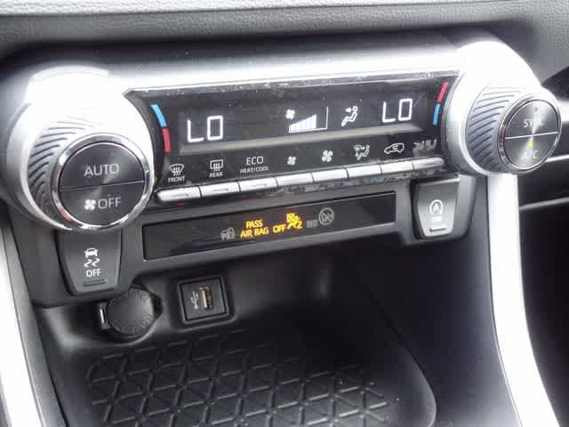 Used 2024 Toyota RAV4 XLE FWD image 25