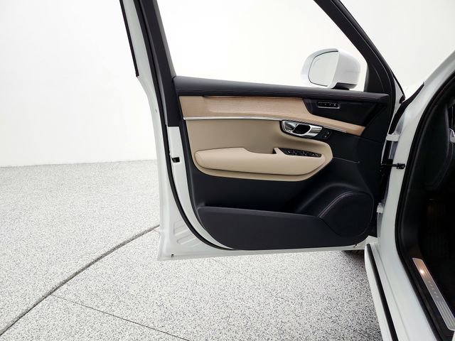 New 2026 Volvo XC90 B6 Plus w/ Protection Package AWD/4WD image 27