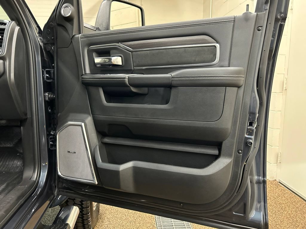 New 2026 RAM 4500 4x4 Crew Cab DRW w/ Laramie Trim Package image 16