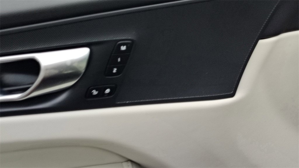 Certified 2023 Volvo XC60 B5 Core w/ Climate Package image 8