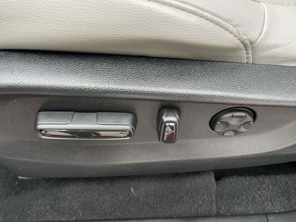 Used 2022 Honda CR-V Touring image 15