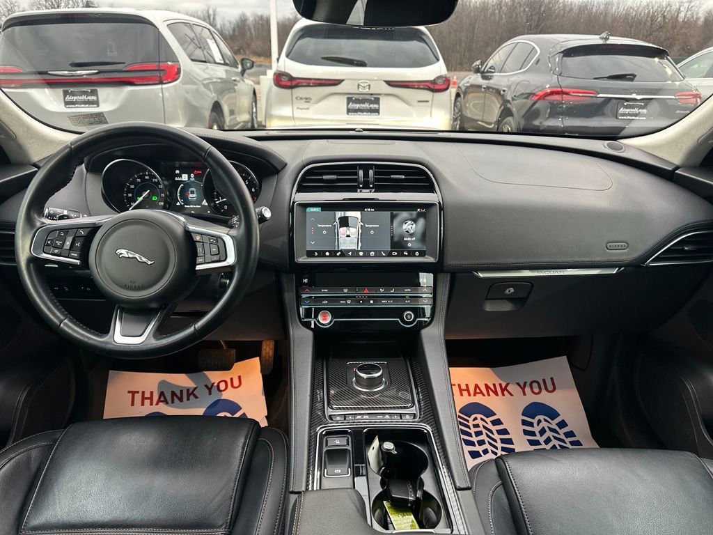 Used 2020 Jaguar F-PACE Prestige image 17
