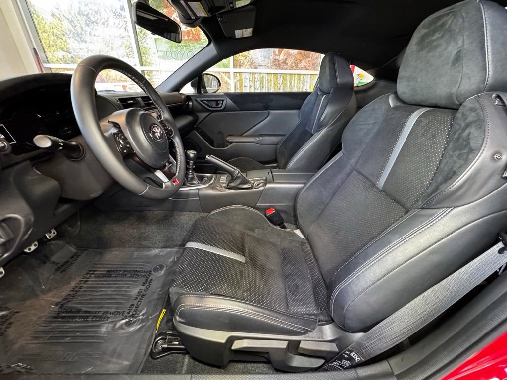 Certified 2025 Toyota GR86 Premium w/ ALL Weather Mat Package (TMS) RWD image 23