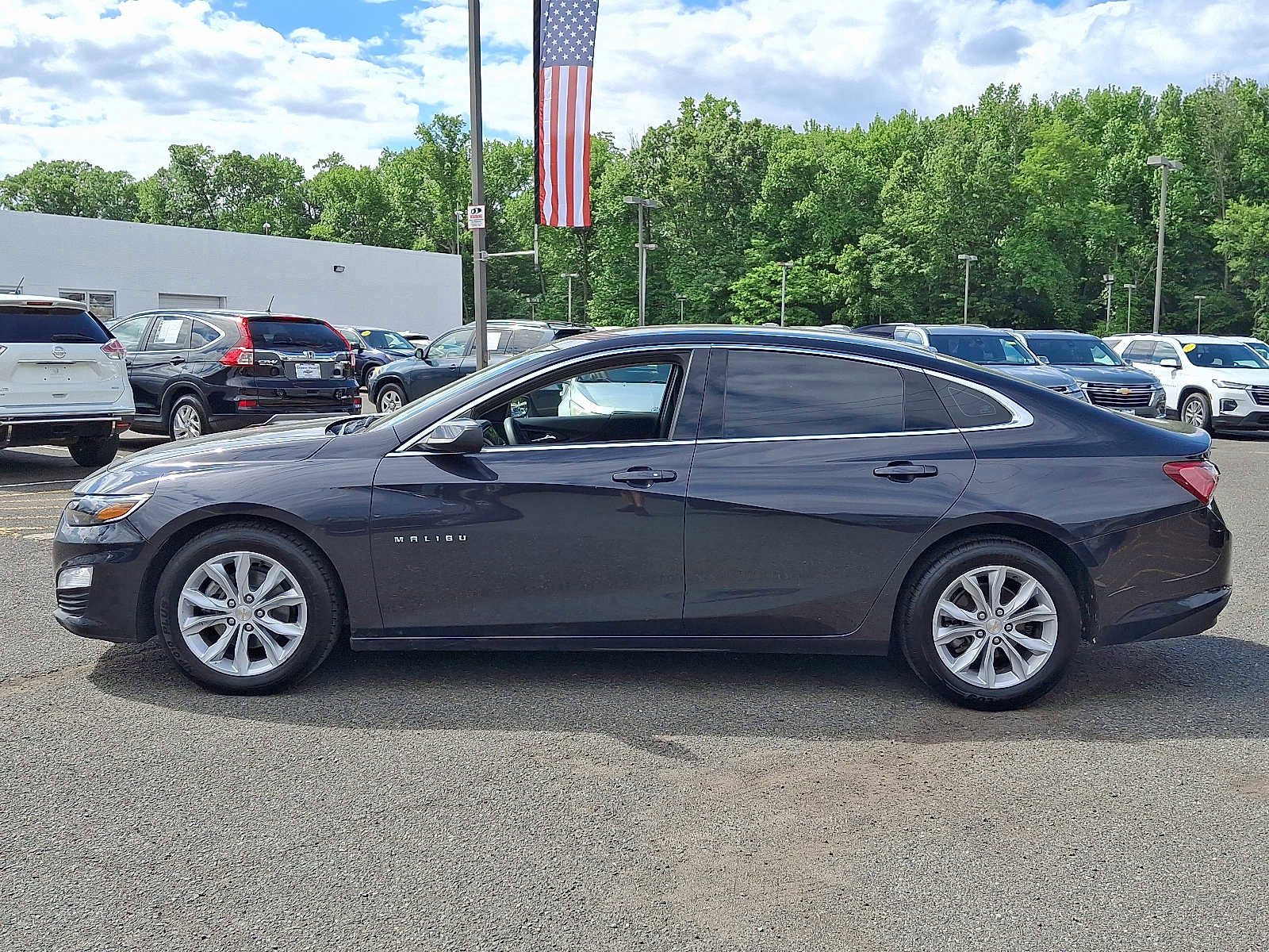 Used 2022 Chevrolet Malibu LT FWD image 4