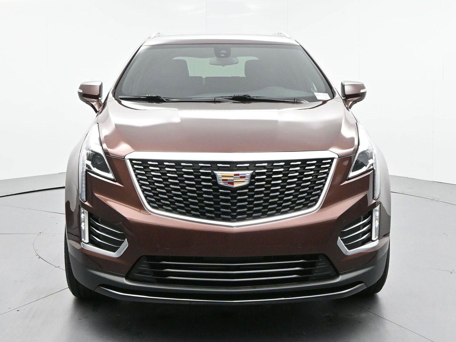 Certified 2023 Cadillac XT5 Luxury FWD image 2